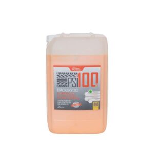 Orange vätska i transparent plastdunkt med etikett på framsidan.