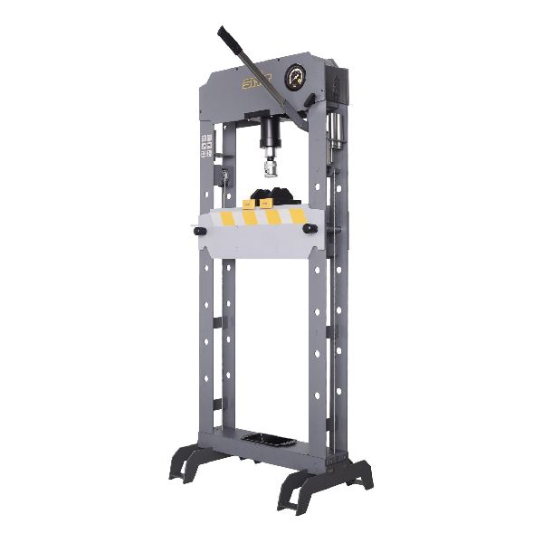 Grå verkstadspress mot vit bakgrund